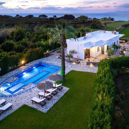 Villa Palmeras Soroni Eksteriør bilde