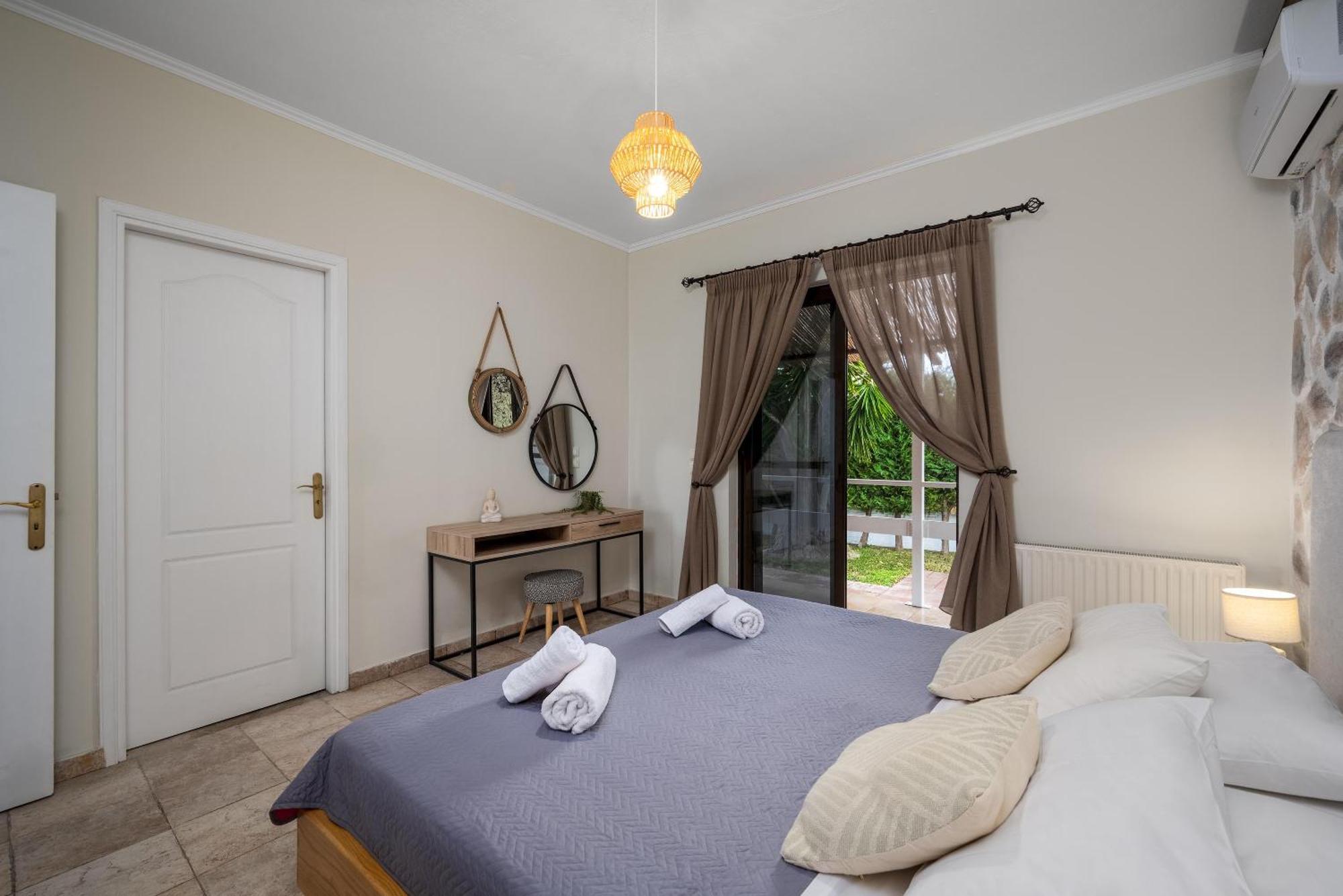 Villa Palmeras Soroni Eksteriør bilde